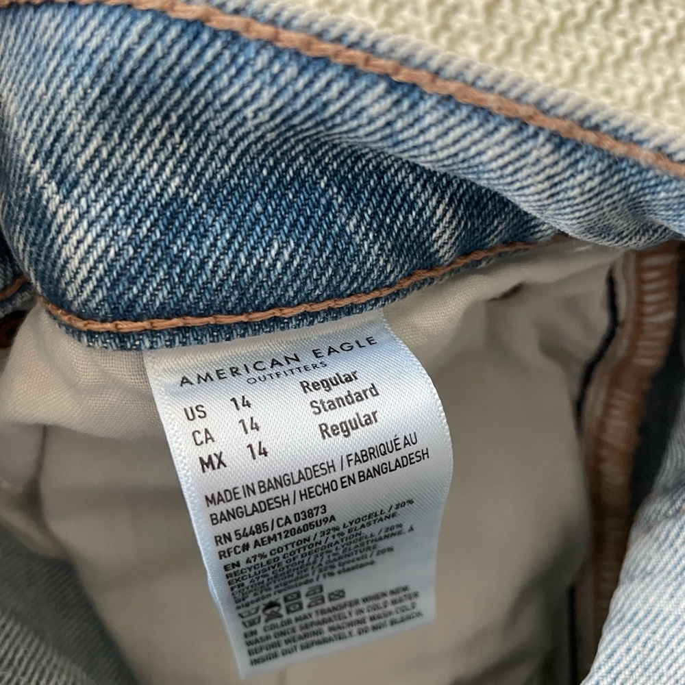 NWOT American Eagle Outfitters Light Blue Barrel Jeans Sz 14 - Picture 5 of 9
